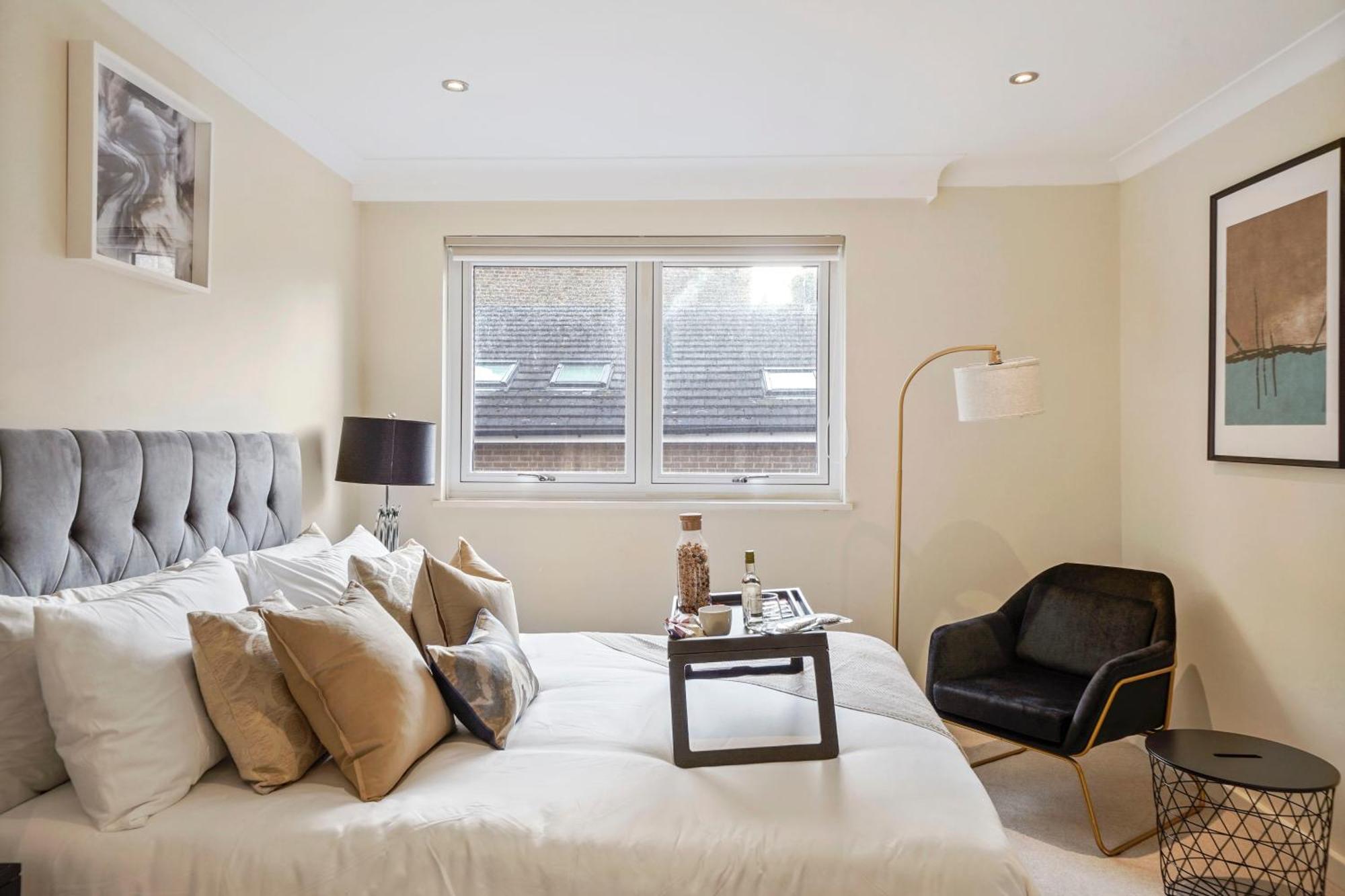 Mews House London With Private Patio & Parking Villa Eksteriør billede